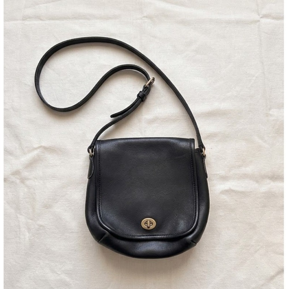 Coach Vintage 9076 Legacy Companion Flap Black Glove Tanned Leather Crossbody